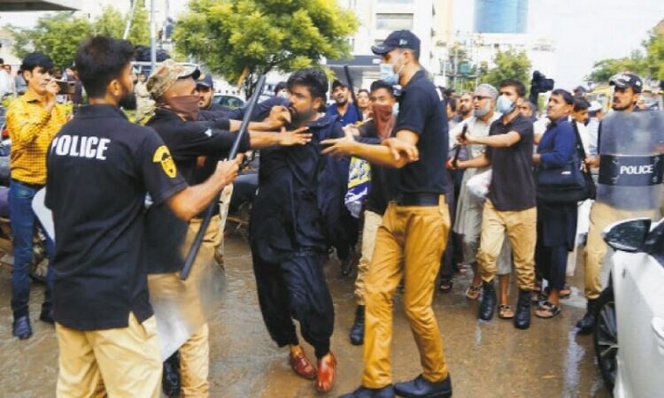Karachi police use tear gas, detain protesters as Sindh employees demand pay hike