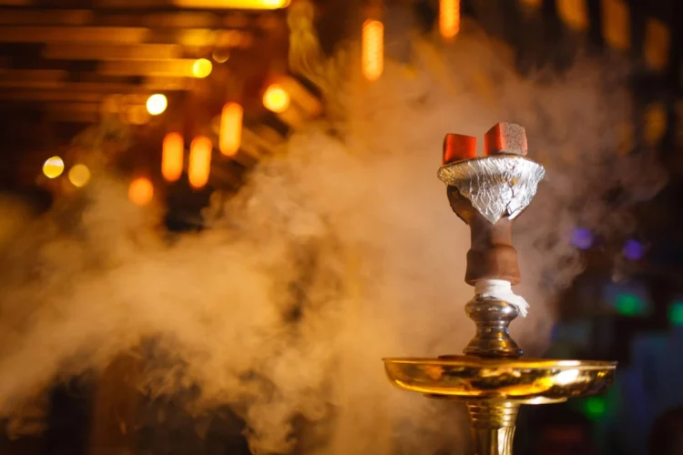 Islamabad authorities seal sheesha café for violating indoor smoking ban