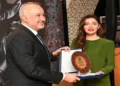 Ambassador Tirmizi honors Pakistani film stars in Dubai
