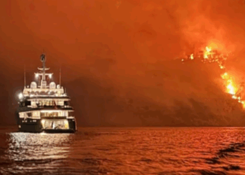 Wildfire rages on Greek island of Crete, forces mass evacuations