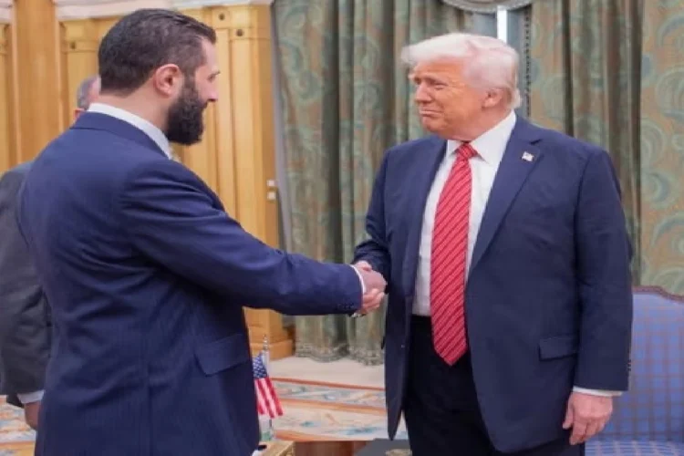 Trump signs executive order to dismantle Syria sanctions, pledges reconstruction support