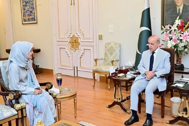 PM meets Dr Aafia Siddiqui’s sister, assures all possible legal, diplomatic support