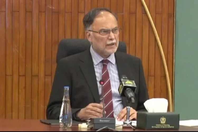 Pakistan Reaffirms Commitment to Chinese Investments, Focus Shifts to CPEC Phase-II