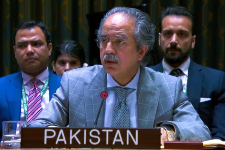 Pakistan urges global unity to hold Taliban accountable, warns of terror threat from Afghan soil