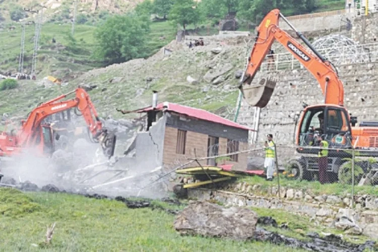 District administration launches major operation in Balakot to clear Kunhar River encroachments