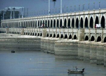 Indus River Swells: Medium Flood Reported at Guddu Barrage, Authorities on High Alert