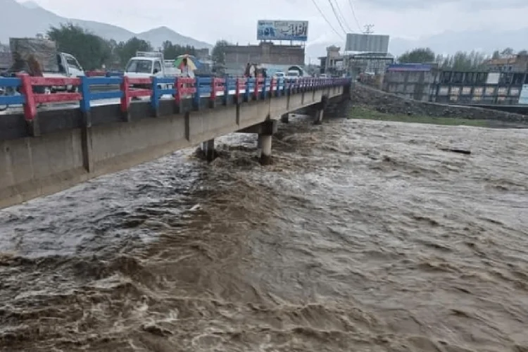 Heavy rains, flash floods, urban flooding likely as widespread weather system grips Pakistan