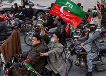 Gandapur Leads Defiant March to Lahore, Slams ‘Illegal’ Punjab Ouster of MPAs