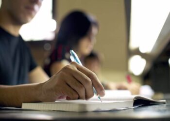 Overseas Pakistanis facing hurdles in admission to MBBS and BDS programs in Pakistani medical colleges.