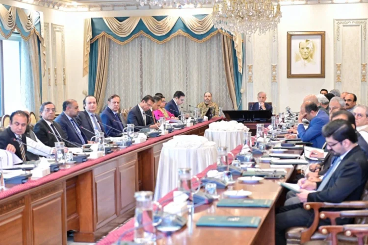 Tax Made Easier: PM Welcomes Urdu Returns, Calls for Public Awareness Blitz