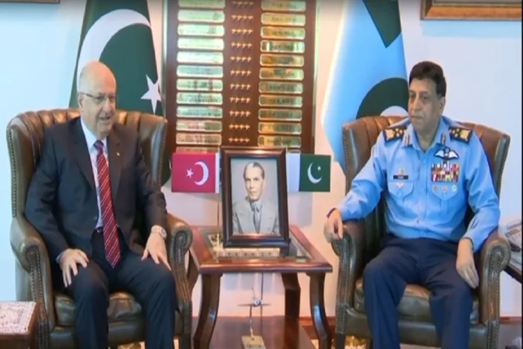 Ankara, Islamabad discuss boosting Defence collaboration, emerging warfare domains