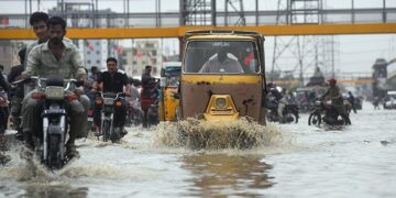 Heavy Rains Batter Karachi, Leave Six Dead as Authorities Declare Emergency