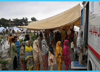 Women in Flood Relief Camps Struggle With Pregnancy, Periods, and Uncertainty