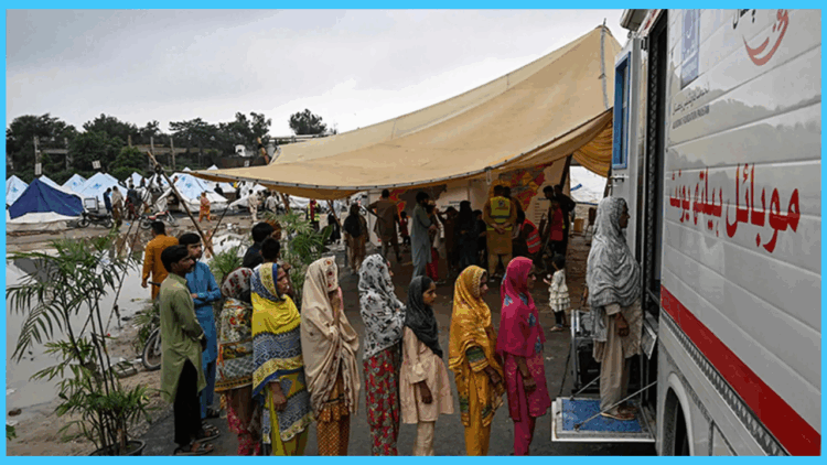 Women in Flood Relief Camps Struggle With Pregnancy, Periods, and Uncertainty