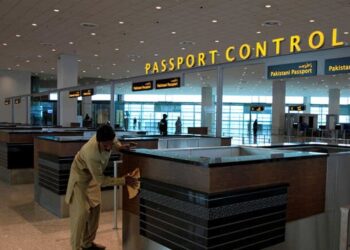 PM Orders Dedicated Immigration Counters for Foreigners at All Airports to Boost Tourism and Investment