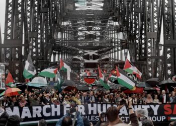 Massive Protest on Sydney Harbour Bridge Demands Gaza Ceasefire and Humanitarian Aid