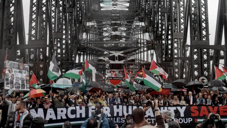 Massive Protest on Sydney Harbour Bridge Demands Gaza Ceasefire and Humanitarian Aid