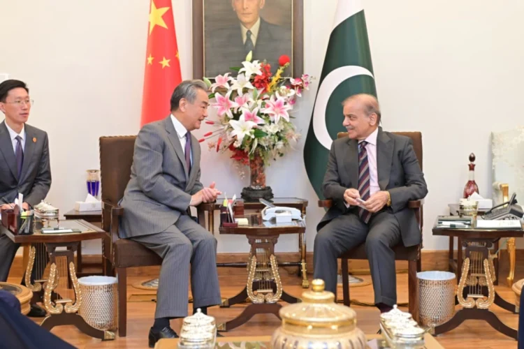 Pakistan, China Reaffirm Commitment to Strengthen CPEC and Strategic Ties