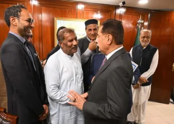 Journalists Protest Imran Khan’s Courtroom Abuse; PRA Stages Walkout in Parliament