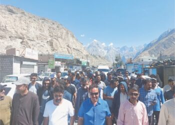 Gilgit-Baltistan traders vow to continue sit-in despite conditional tax exemptions