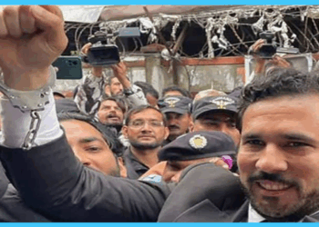 LHC issues notice to federal government on Hassan Niazi’s petition against military custody