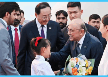 President Zardari Arrives in Chengdu to Begin Official Visit to China