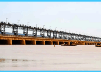 High Water Flows Keep Punjab and Sindh Barrages Under Pressure