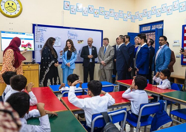 U.S. Diplomat Highlights Economic, Security, and Social Partnerships During Karachi Visit