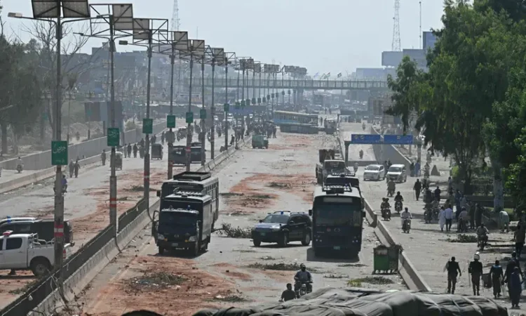 TLP Protesters Dispersed After Violent Clashes Near Muridke; SHO Martyred, Four Killed