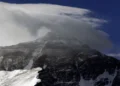 Blizzard Traps 1,000 People on Mount Everest’s Tibetan Slope