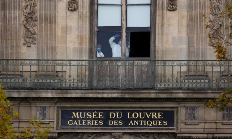 Suspects Arrested in $102 Million Louvre Jewellery Heist as One Tried to Flee France