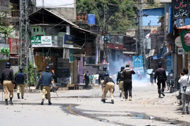 AJK Unrest: Three Policemen Martyred, Over 100 Injured Amid JAAC Protests