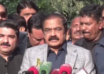 Sanaullah Renews Offer for Dialogue with PTI, Says Democracy Thrives Through Engagement