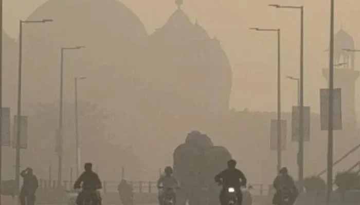 LHC Imposes Sunday Ban on Commercial Activities to Combat Lahore Smog