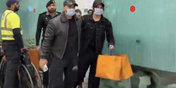 Why Was Rajab Butt Deported From UK? YouTubers Butt and Nani Wala return to Pakistan