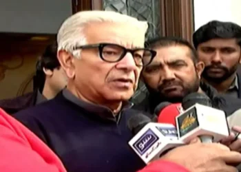 Defence Minister Khawaja Asif criticises PTI over reaction to DG ISPR’s remarks on Imran Khan