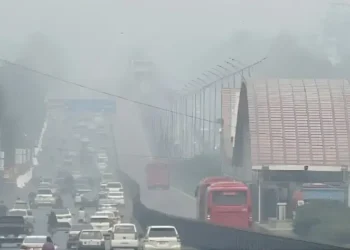 Health Ministry warns of rising air pollution in Islamabad, urges precautions