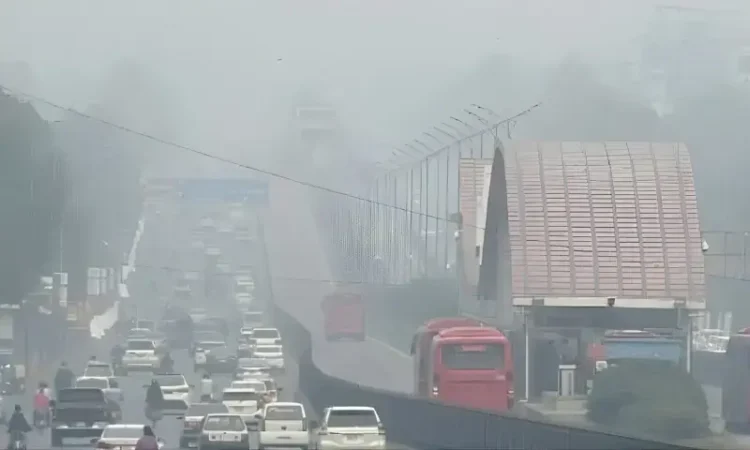 Health Ministry warns of rising air pollution in Islamabad, urges precautions