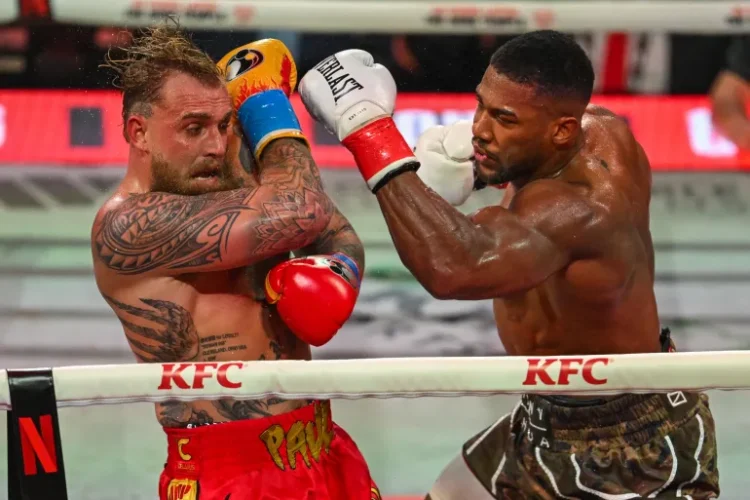Former Heavyweight Champion Ends YouTuber’s Run with Sixth-Round KO