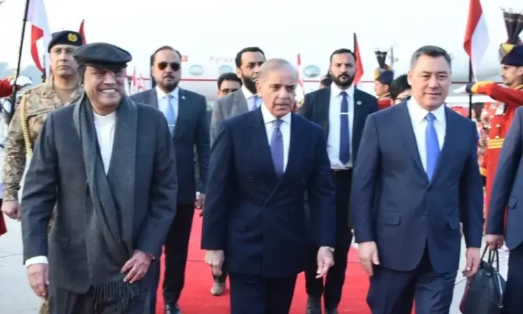 Kyrgyz President Sadyr Zhaparov Arrives in Islamabad for First-Ever State Visit