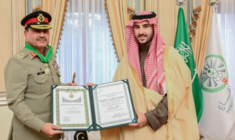 CDF Field Marshal Munir awarded King Abdulaziz medal for his efforts to ‘advance Pak-Saudi ties’