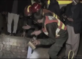 Three Arrested After Woman, Infant Die Falling into Open Sewer Near Data Darbar