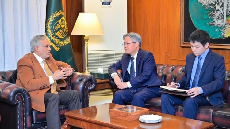 Ishaq Dar, Chinese Envoy Discuss Bilateral Ties and Regional Developments