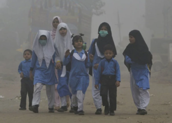 PDMA Issues Cold Weather Alert as Punjab Extends Winter Vacations, Sindh Revises School Timings