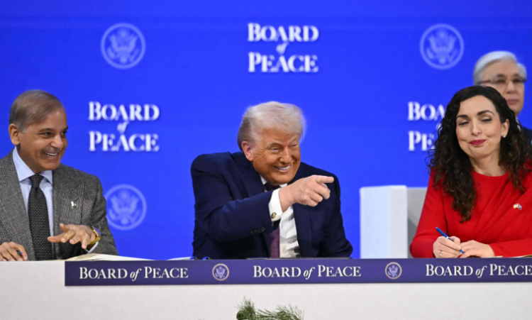 PM Shehbaz Signs ‘Board of Peace’ Charter at Trump-Led Ceremony in Davos