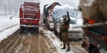 Snowfall Disrupts Life Across KP and Murree; Rescue Operations Continue in Tirah