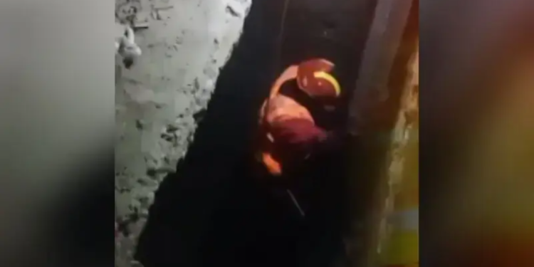 Child’s Body Recovered After Falling Into Open Sewer in Lahore; Mother Found Earlier