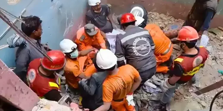 16 Killed, Over 14 Injured in Gas Cylinder Blast in Karachi’s Soldier Bazaar