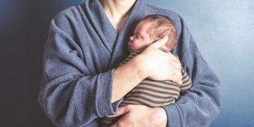 FOSPAH Rules Paternity Leave Mandatory, Fines State Bank Rs500,000