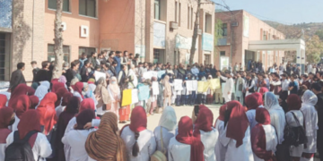 Doctors Protest Woman Colleague’s Killing Outside Kohat Hospital